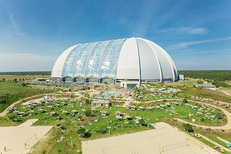 Vue extérieure du dôme de Tropical Island resort
